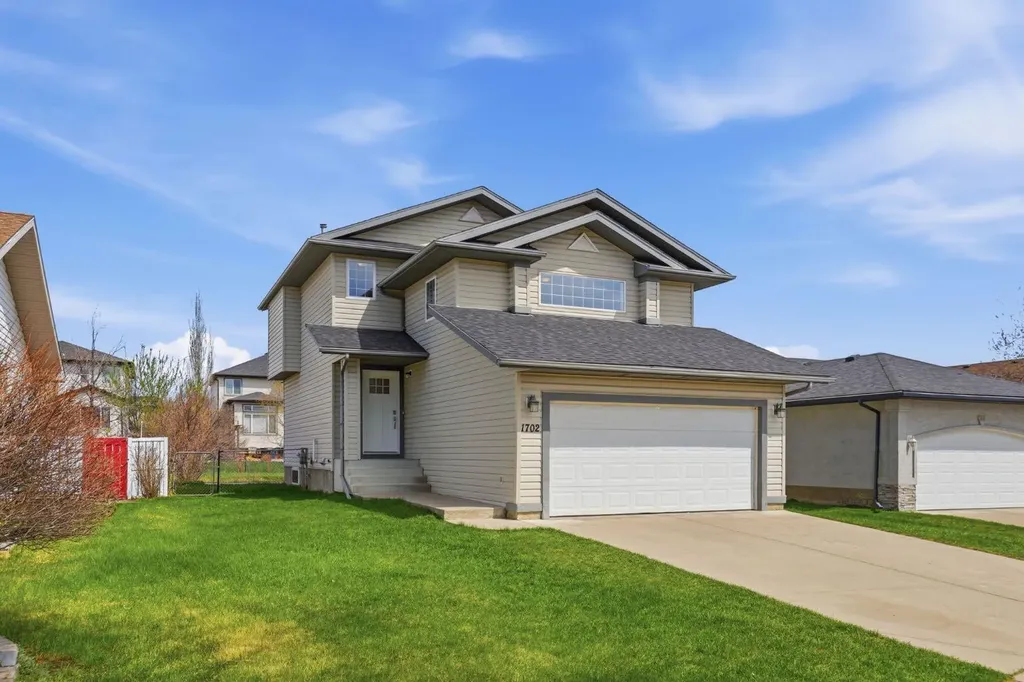 1702 Riverside Drive NW High River AB T1V1W9