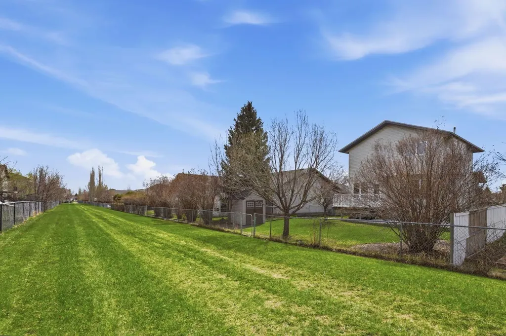 1702 Riverside Drive NW High River AB T1V1W9
