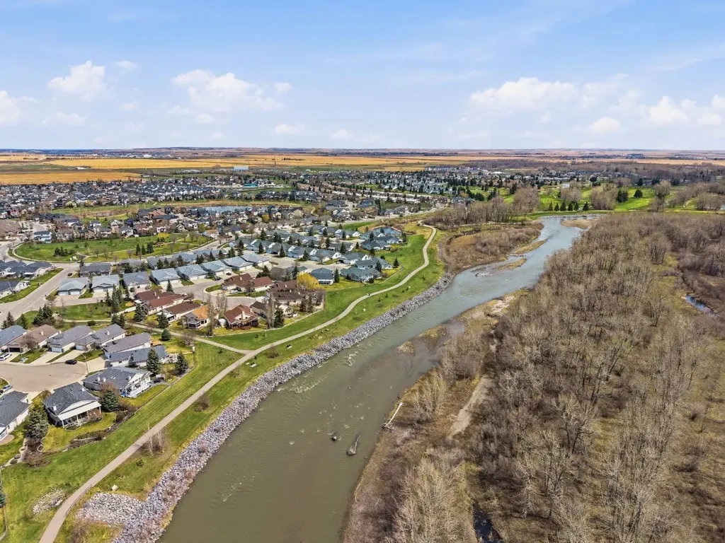 1702 Riverside Drive NW High River AB T1V1W9