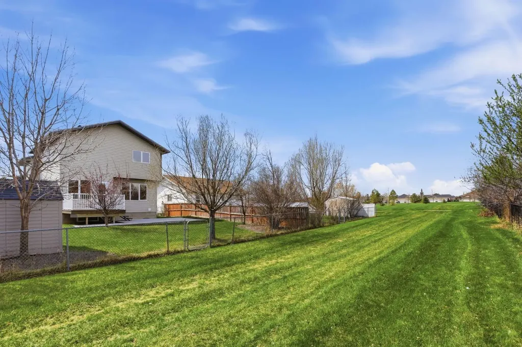 1702 Riverside Drive NW High River AB T1V1W9