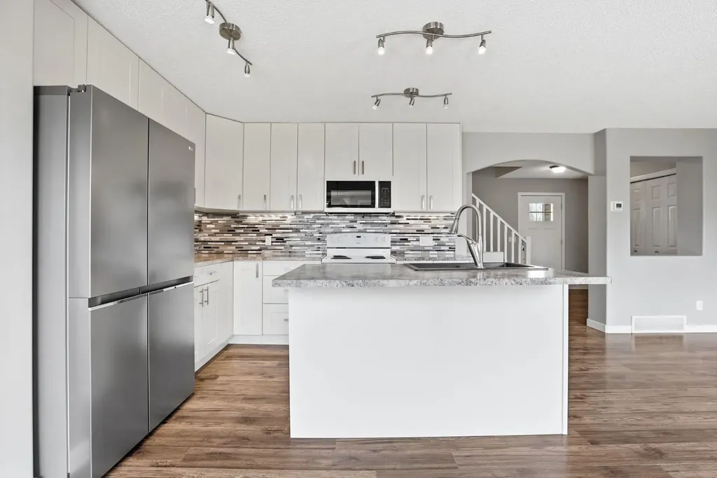 1702 Riverside Drive NW High River AB T1V1W9