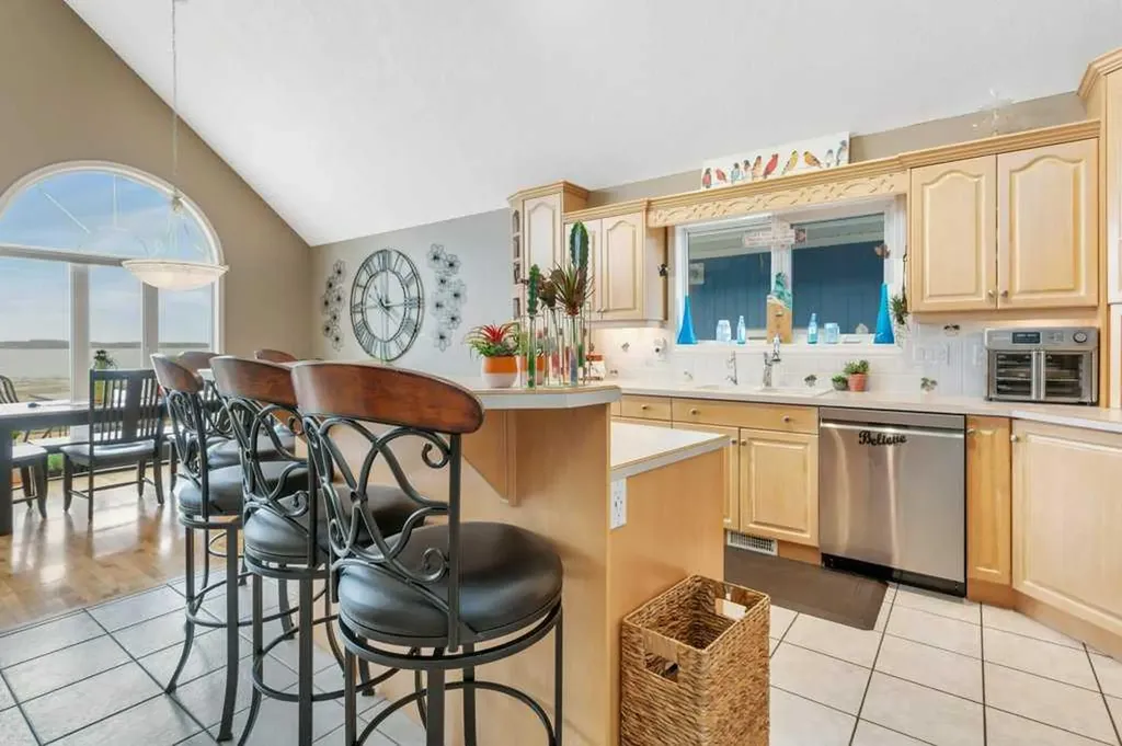 382 Marina Bay Place Sylvan Lake AB T4S 1E9