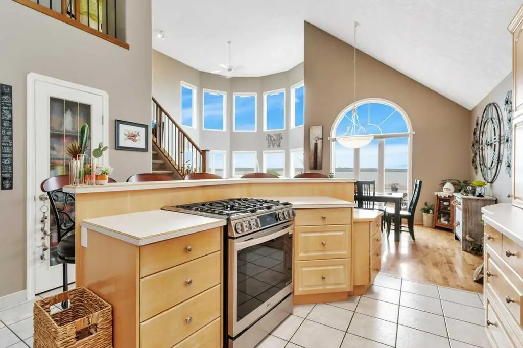 382 Marina Bay Place Sylvan Lake AB T4S 1E9