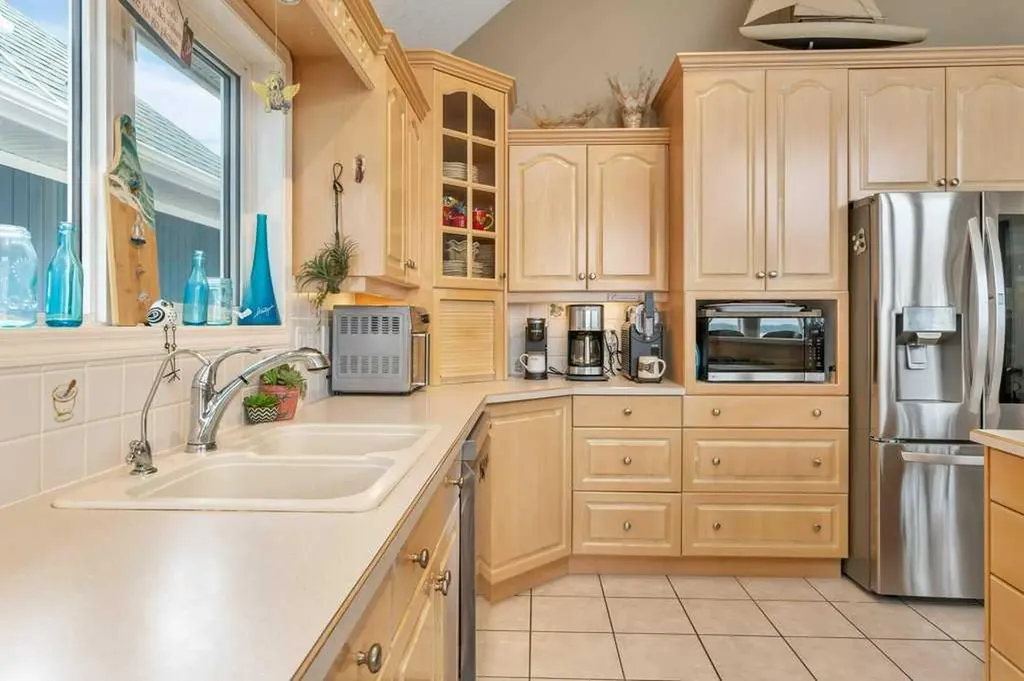 382 Marina Bay Place Sylvan Lake AB T4S 1E9