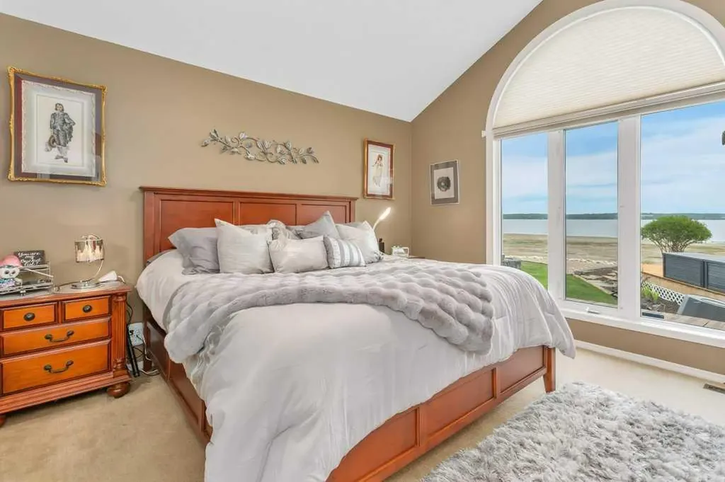 382 Marina Bay Place Sylvan Lake AB T4S 1E9