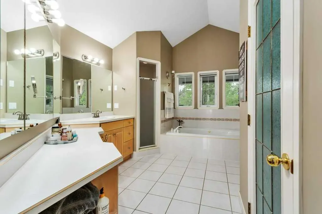 382 Marina Bay Place Sylvan Lake AB T4S 1E9