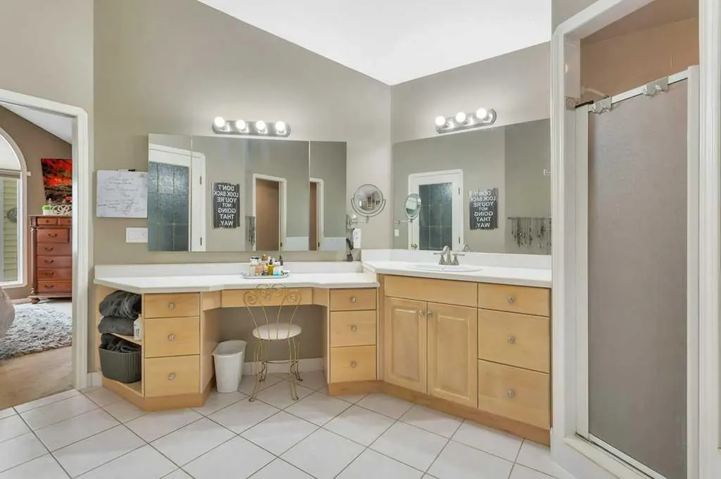 382 Marina Bay Place Sylvan Lake AB T4S 1E9