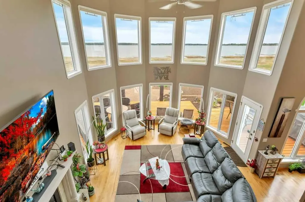 382 Marina Bay Place Sylvan Lake AB T4S 1E9