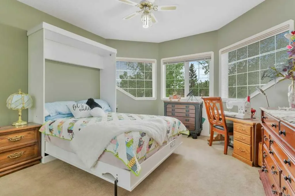 382 Marina Bay Place Sylvan Lake AB T4S 1E9