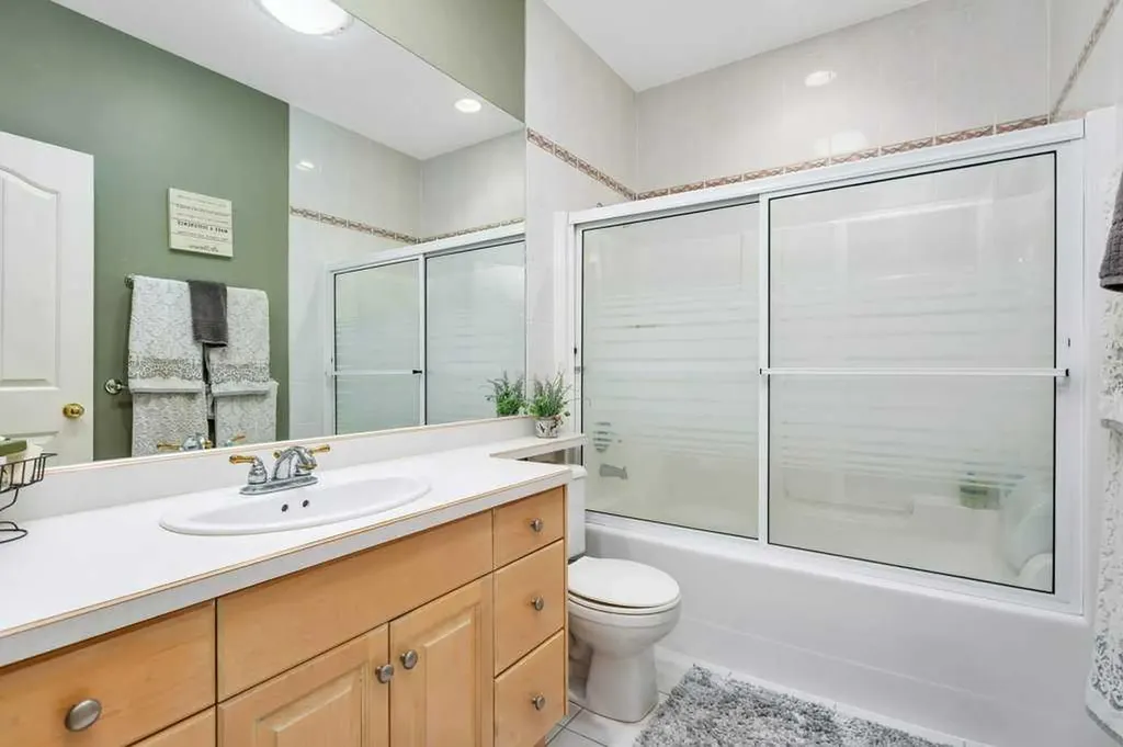 382 Marina Bay Place Sylvan Lake AB T4S 1E9