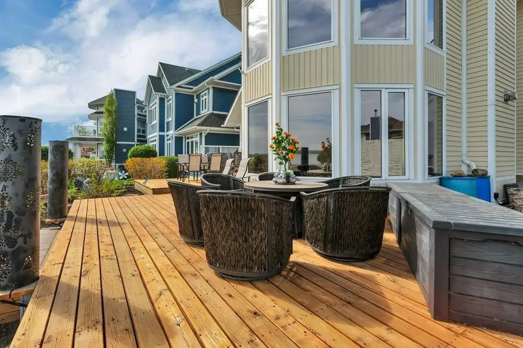 382 Marina Bay Place Sylvan Lake AB T4S 1E9