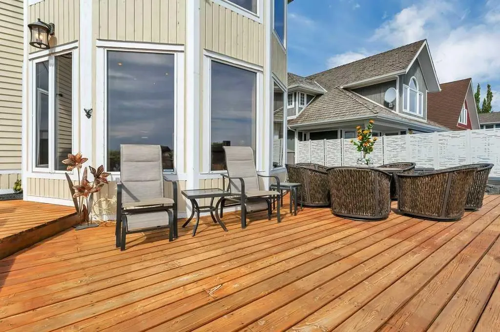382 Marina Bay Place Sylvan Lake AB T4S 1E9