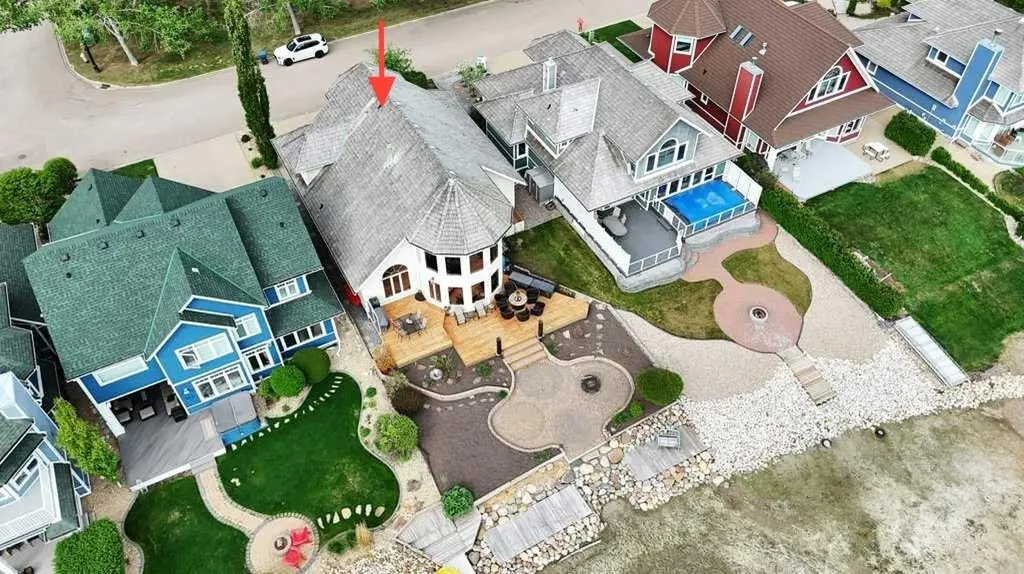382 Marina Bay Place Sylvan Lake AB T4S 1E9