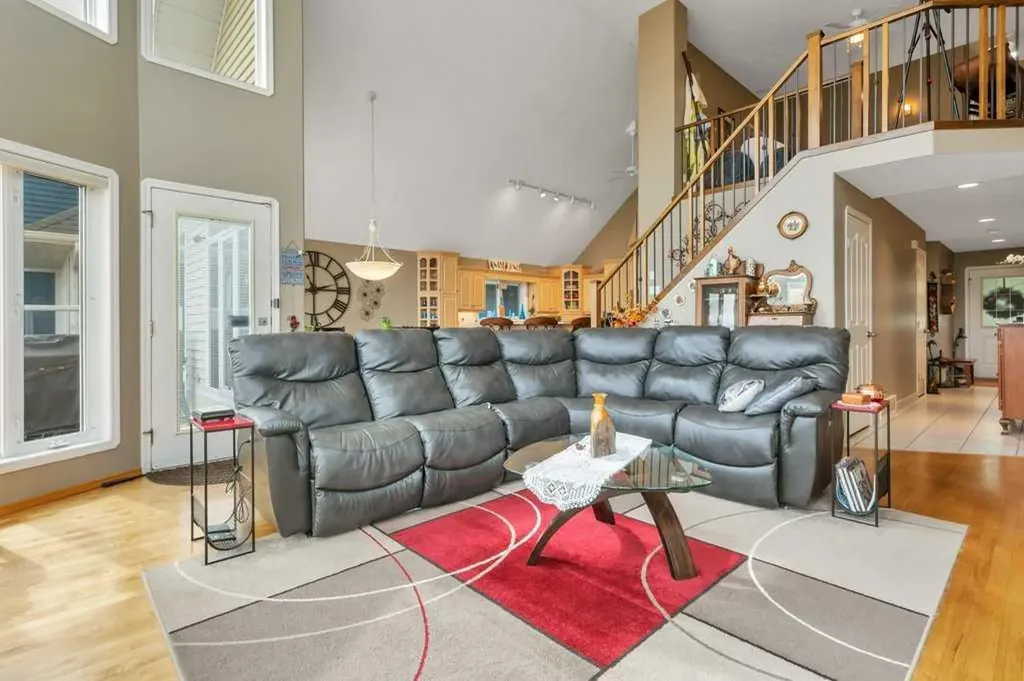 382 Marina Bay Place Sylvan Lake AB T4S 1E9