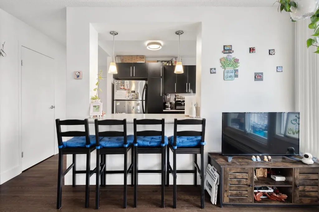 505 19 Avenue SW Calgary AB T2S 0E4