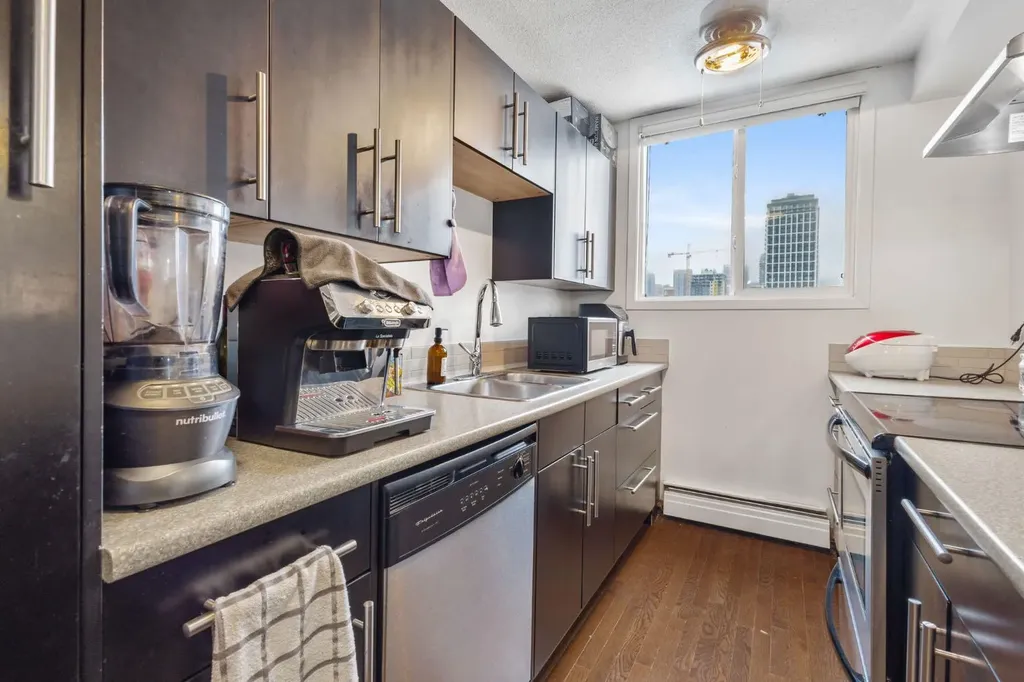 505 19 Avenue SW Calgary AB T2S 0E4