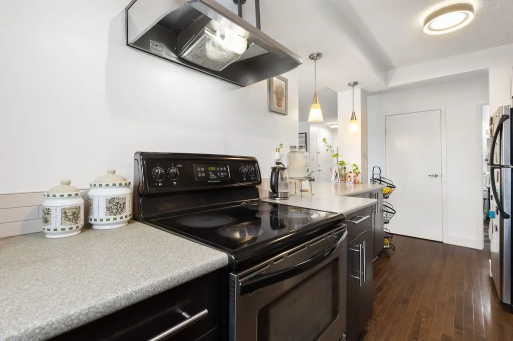 505 19 Avenue SW Calgary AB T2S 0E4