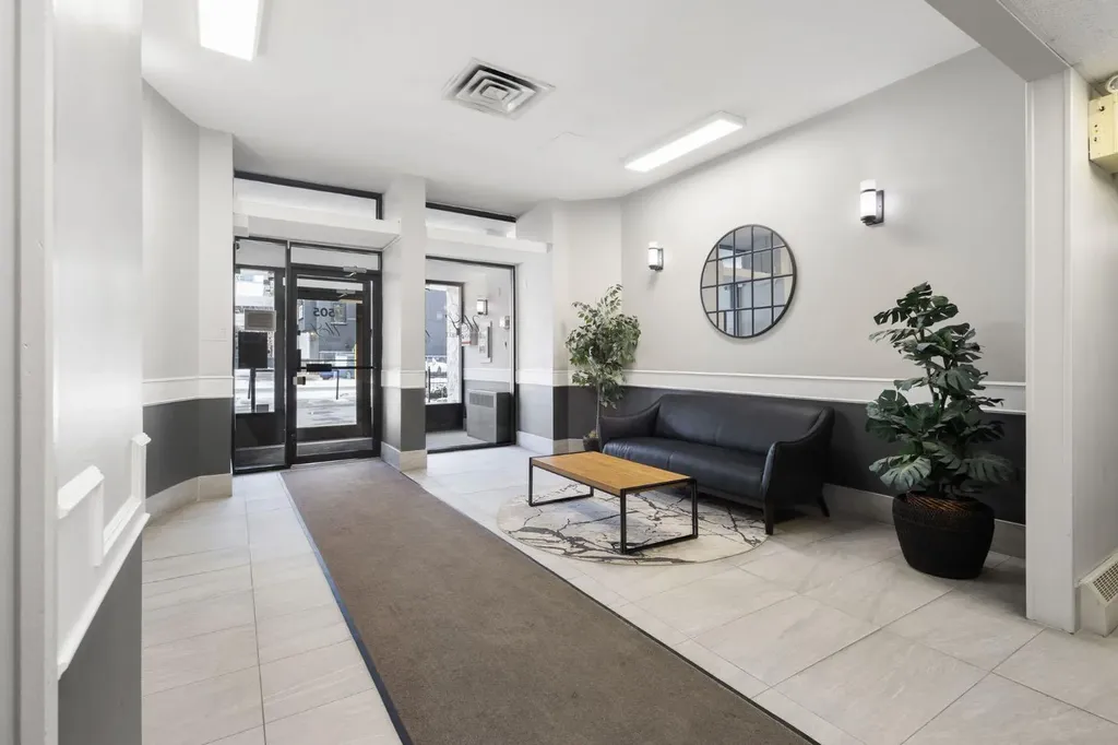 505 19 Avenue SW Calgary AB T2S 0E4