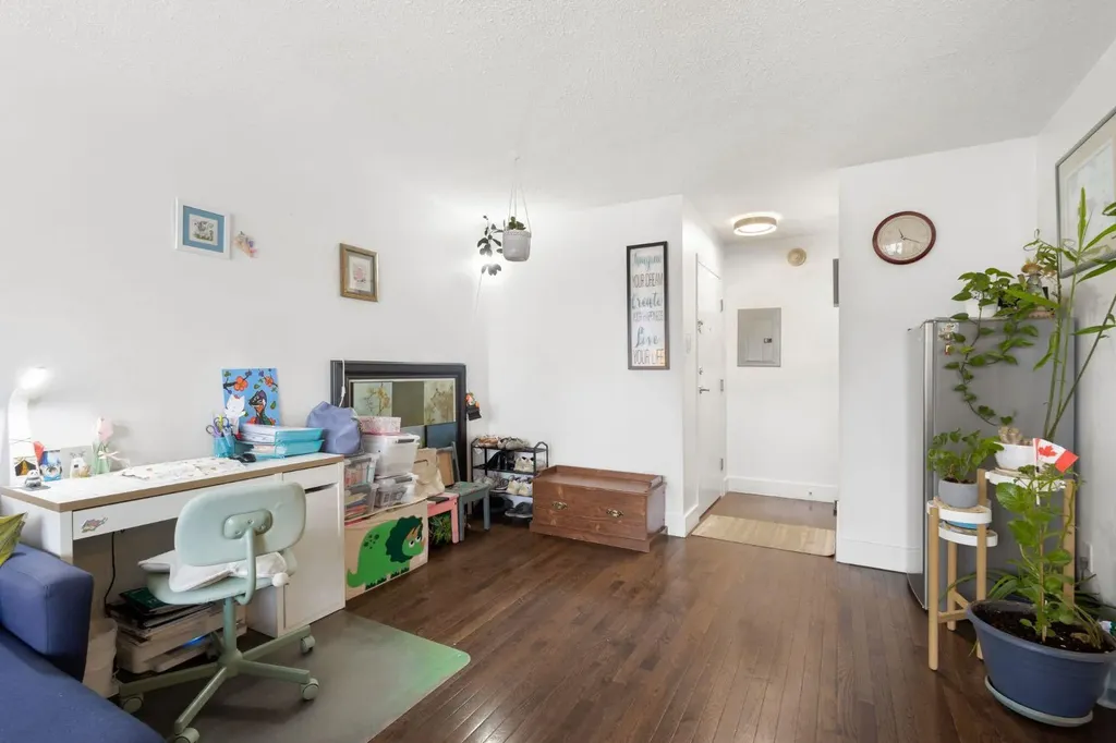 505 19 Avenue SW Calgary AB T2S 0E4