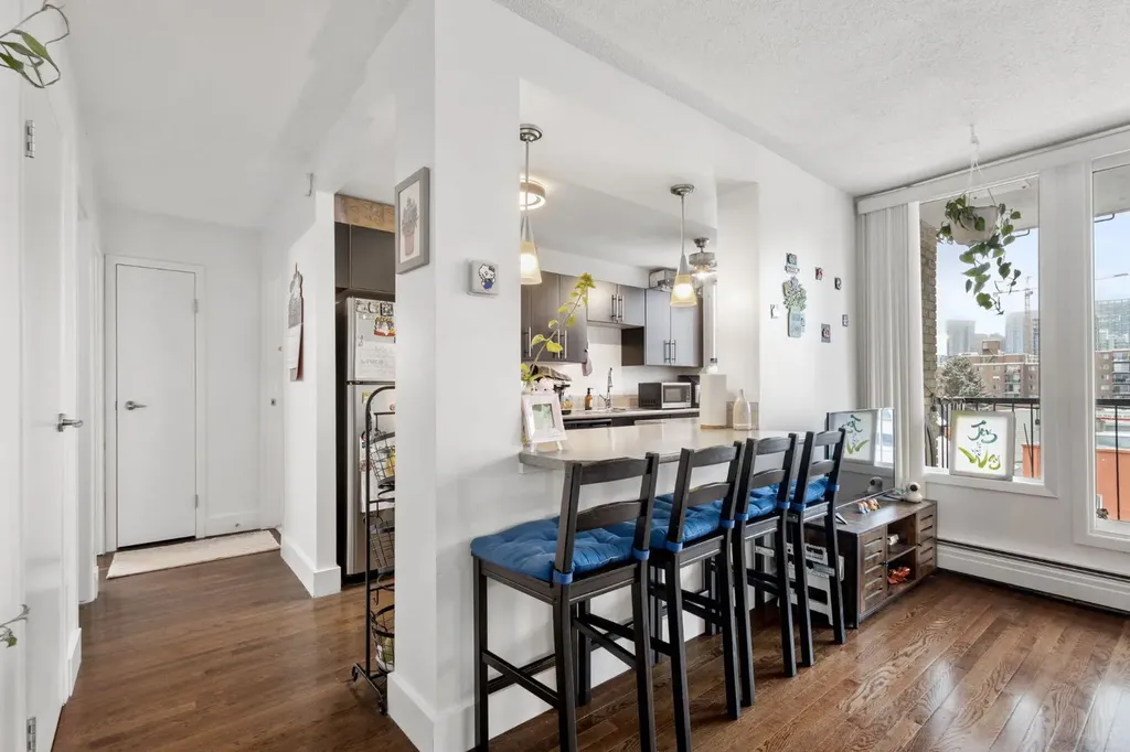 505 19 Avenue SW Calgary AB T2S 0E4