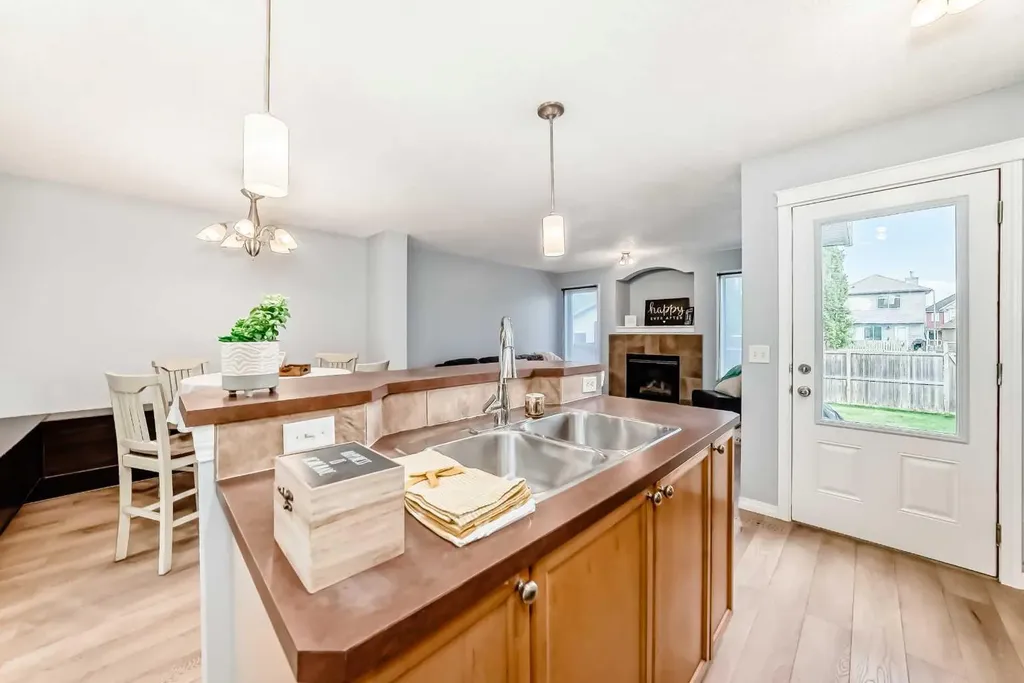 142 Auburn Bay Heights SE Calgary AB T3M 0A7