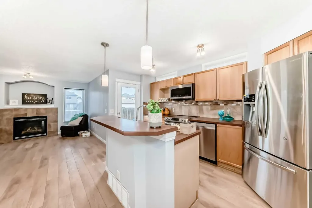 142 Auburn Bay Heights SE Calgary AB T3M 0A7