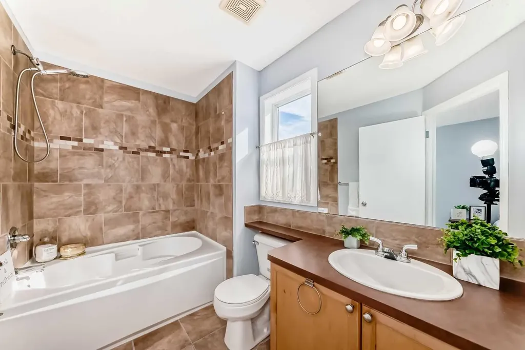 142 Auburn Bay Heights SE Calgary AB T3M 0A7