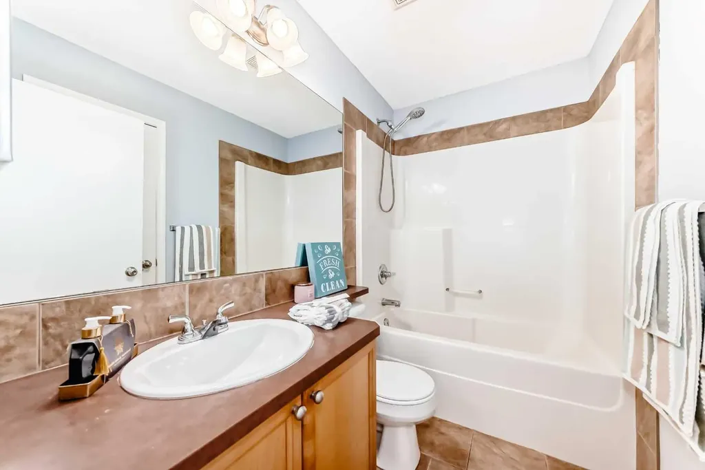 142 Auburn Bay Heights SE Calgary AB T3M 0A7