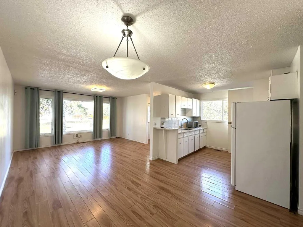 121 Huntford Close NE Calgary AB T2K 3Y7