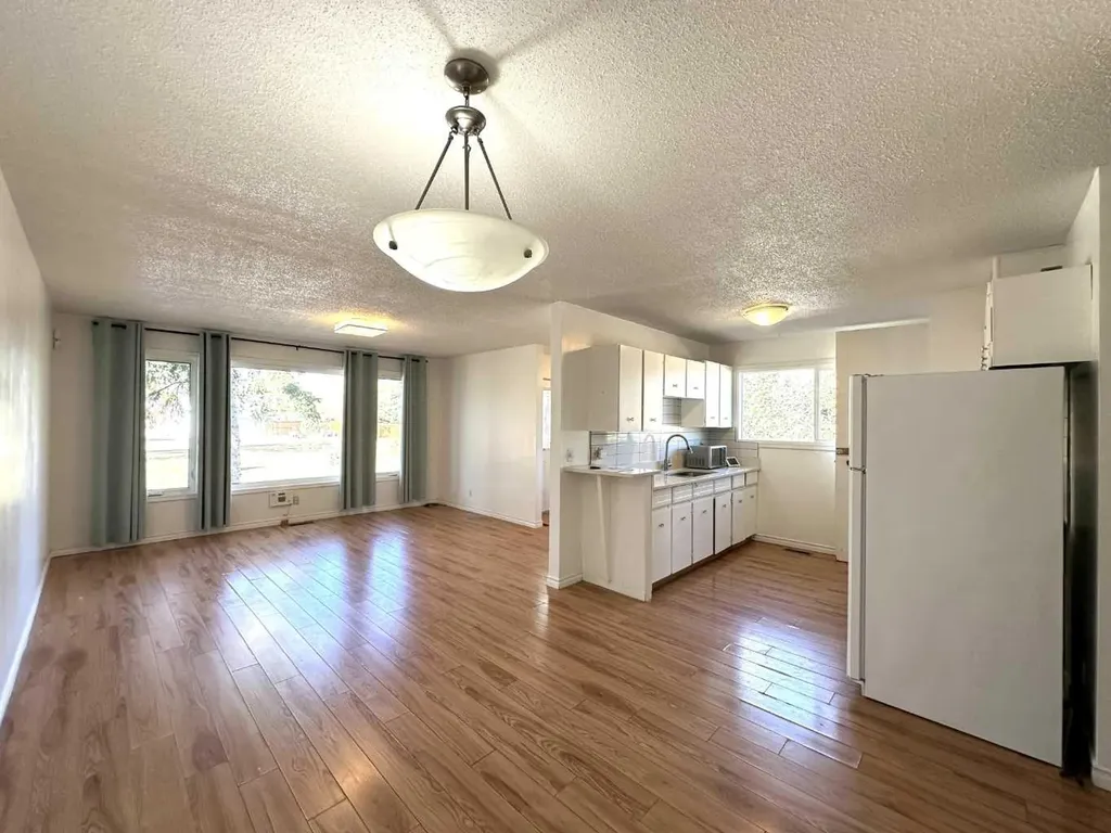 121 Huntford Close NE Calgary AB T2K 3Y7