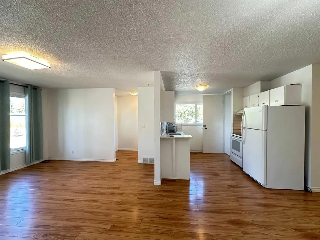 121 Huntford Close NE Calgary AB T2K 3Y7