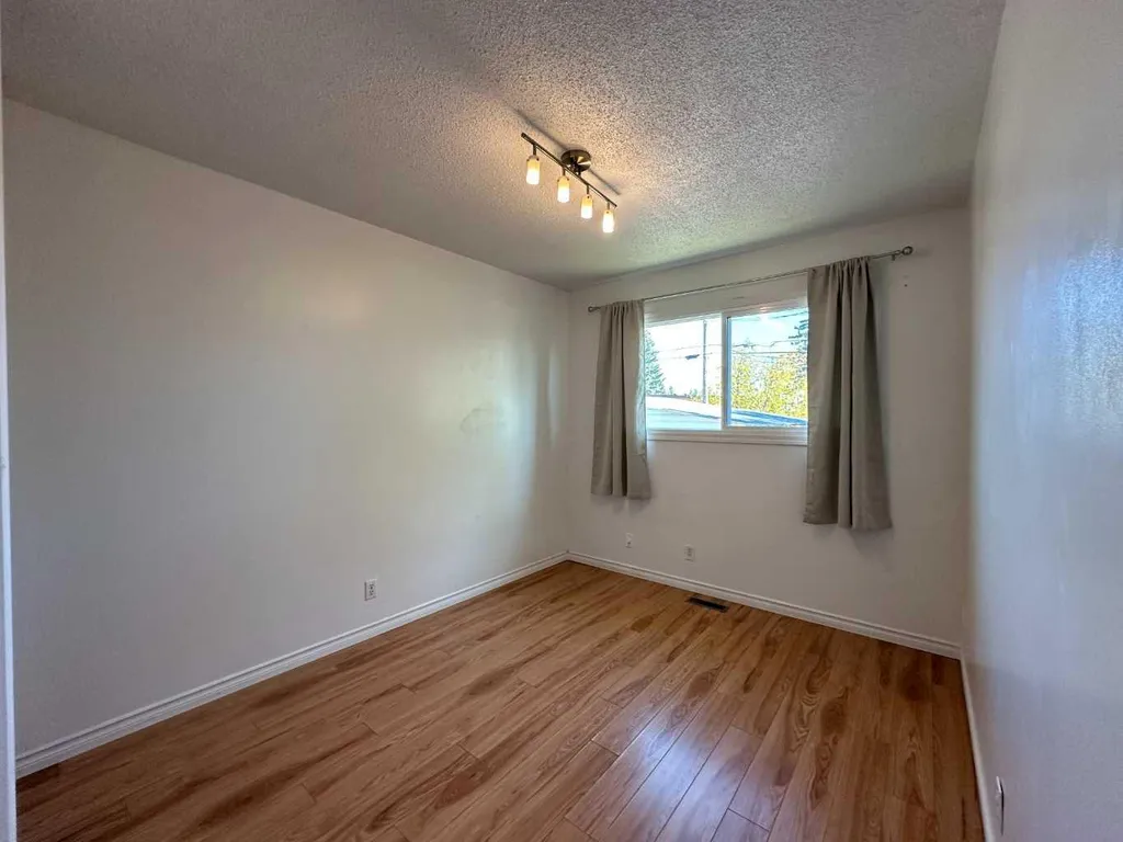 121 Huntford Close NE Calgary AB T2K 3Y7