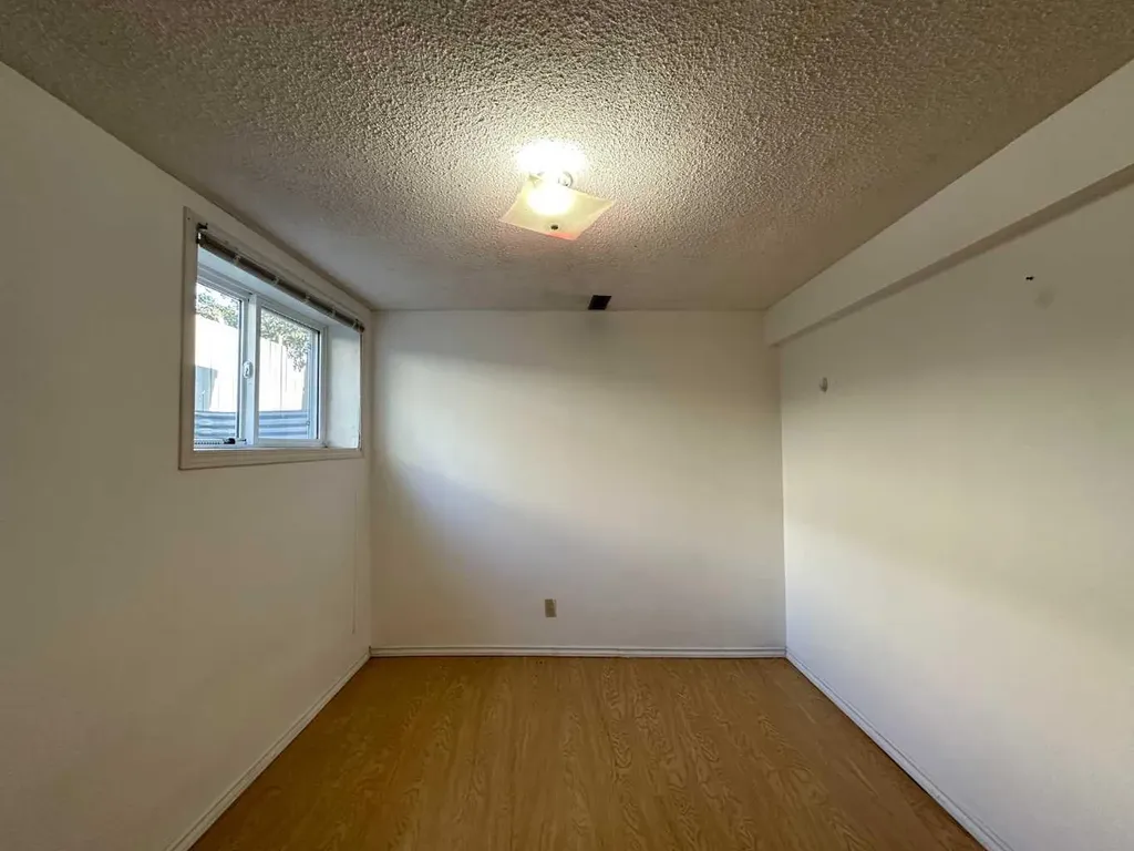 121 Huntford Close NE Calgary AB T2K 3Y7