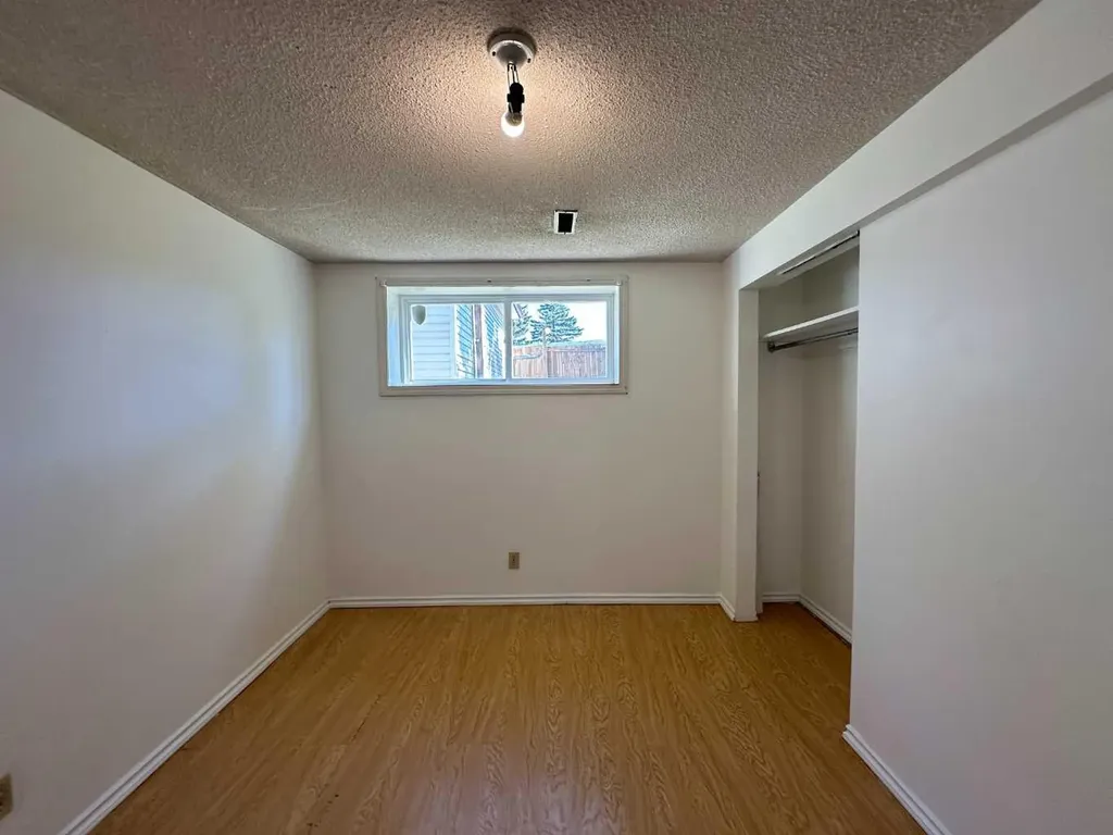 121 Huntford Close NE Calgary AB T2K 3Y7