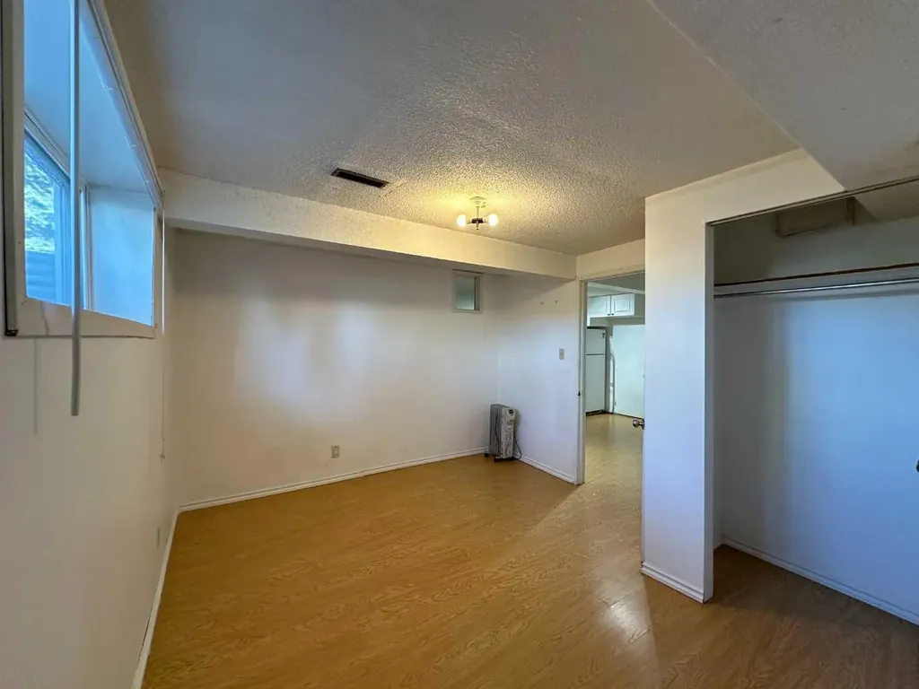 121 Huntford Close NE Calgary AB T2K 3Y7