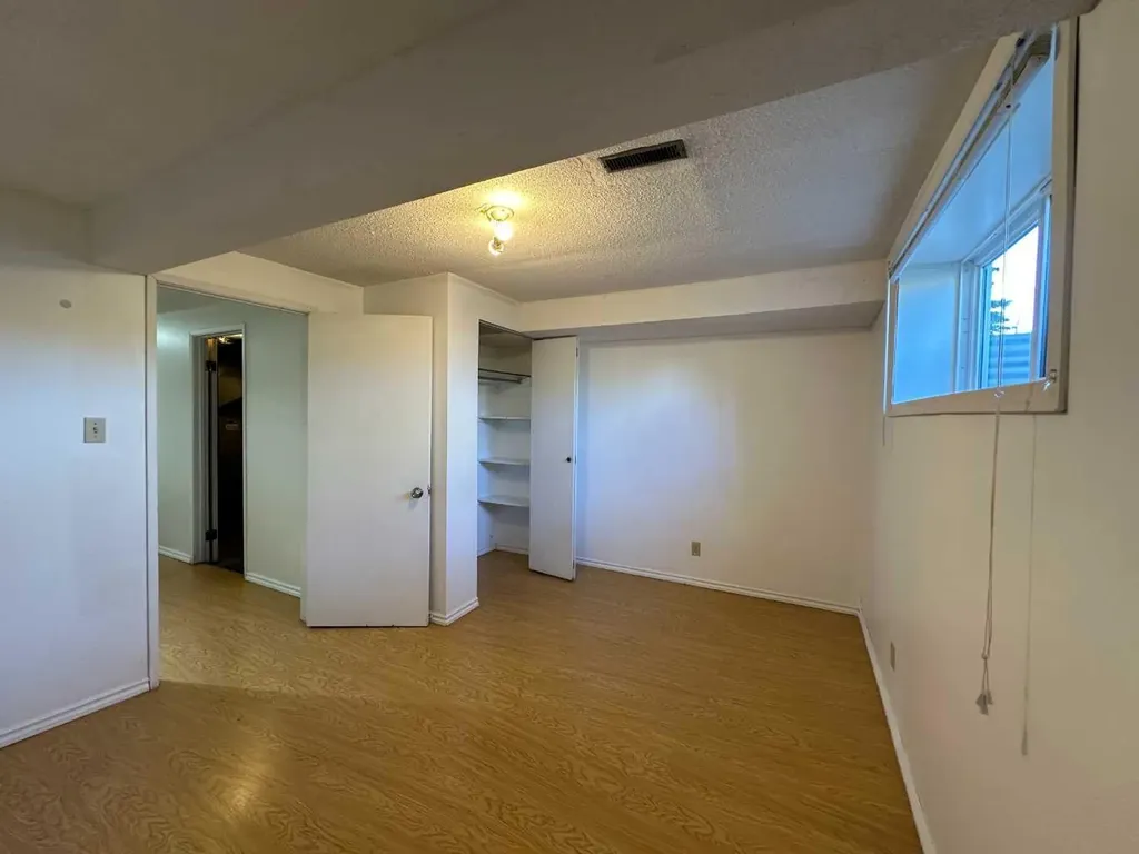121 Huntford Close NE Calgary AB T2K 3Y7