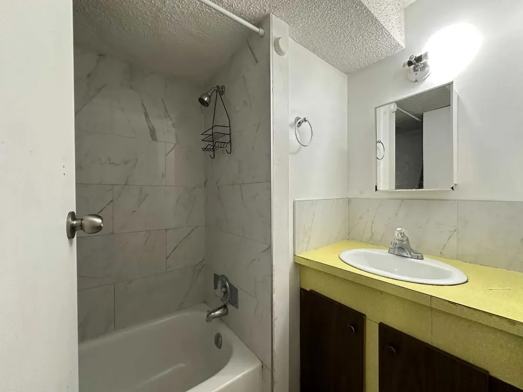 121 Huntford Close NE Calgary AB T2K 3Y7