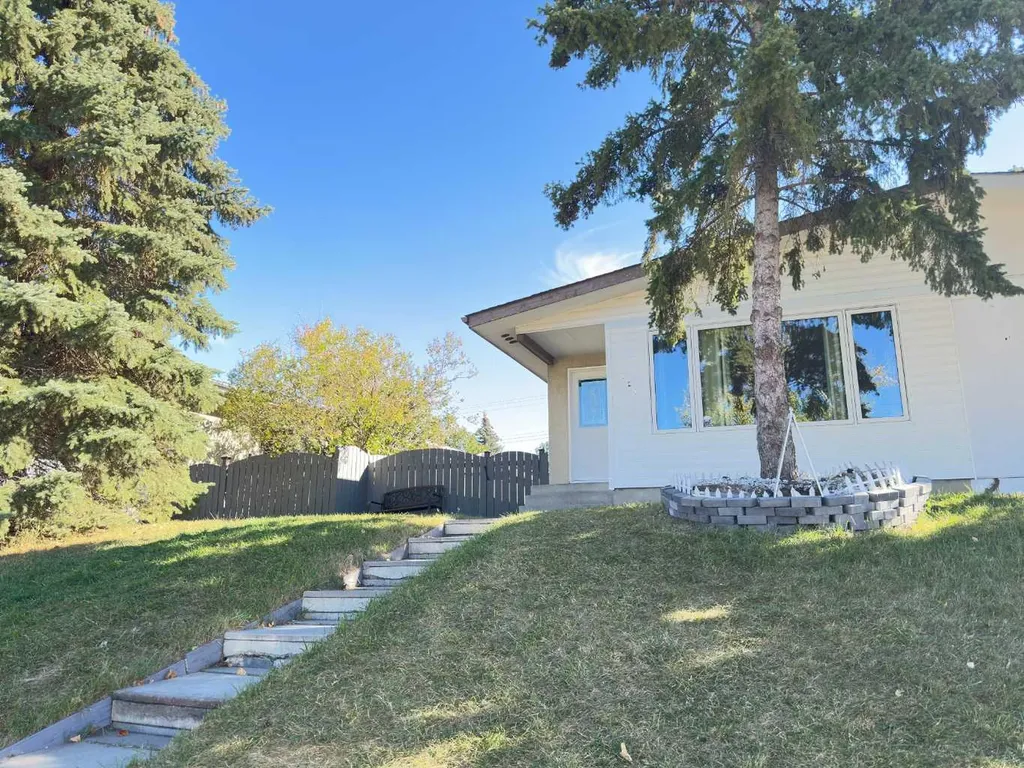 121 Huntford Close NE Calgary AB T2K 3Y7