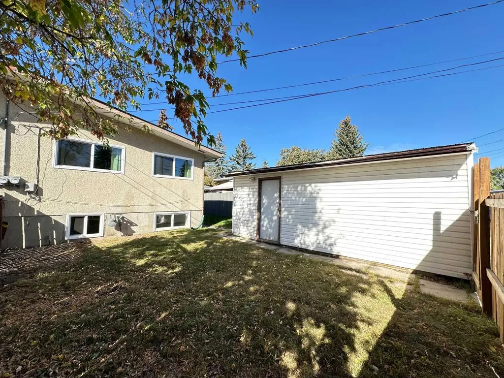 121 Huntford Close NE Calgary AB T2K 3Y7