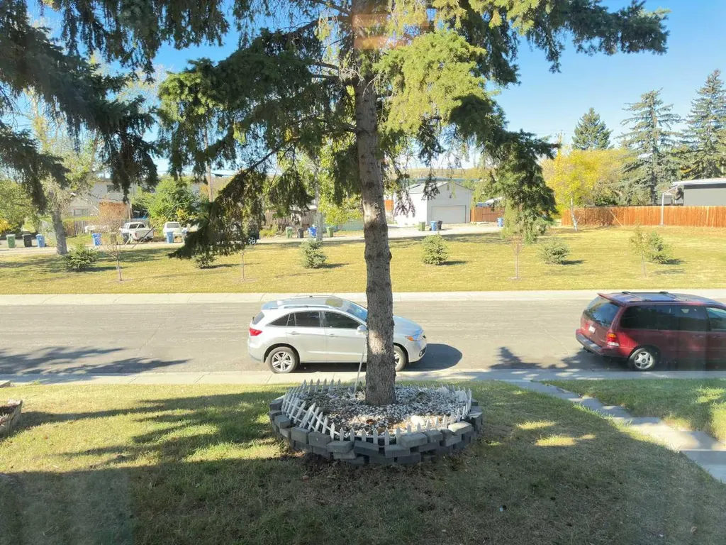 121 Huntford Close NE Calgary AB T2K 3Y7