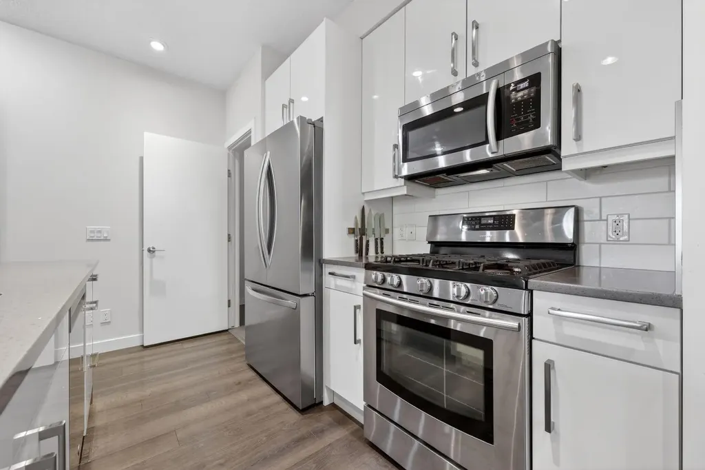 1508 22 Avenue SW Calgary AB T2t0r5
