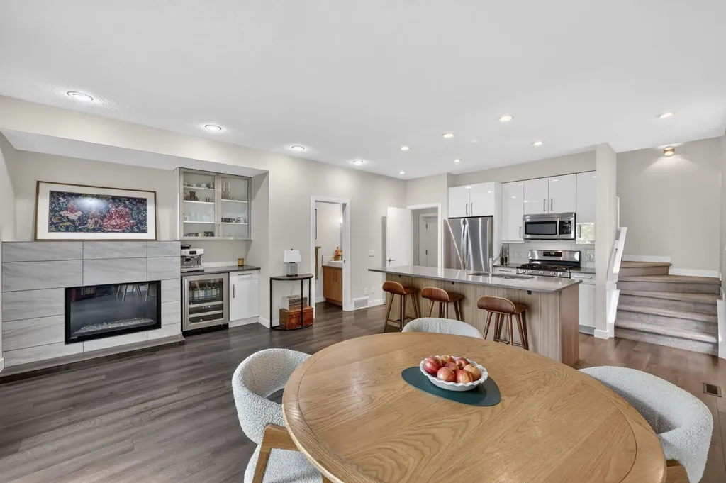 1508 22 Avenue SW Calgary AB T2t0r5