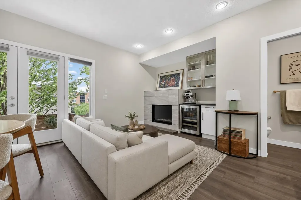 1508 22 Avenue SW Calgary AB T2t0r5