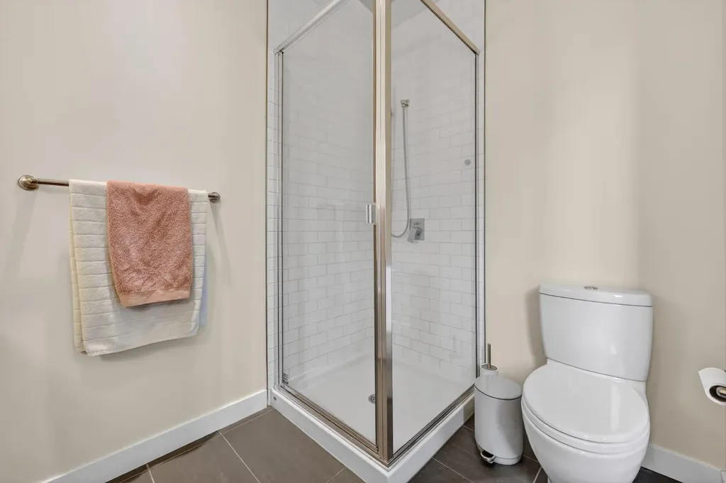 1508 22 Avenue SW Calgary AB T2t0r5