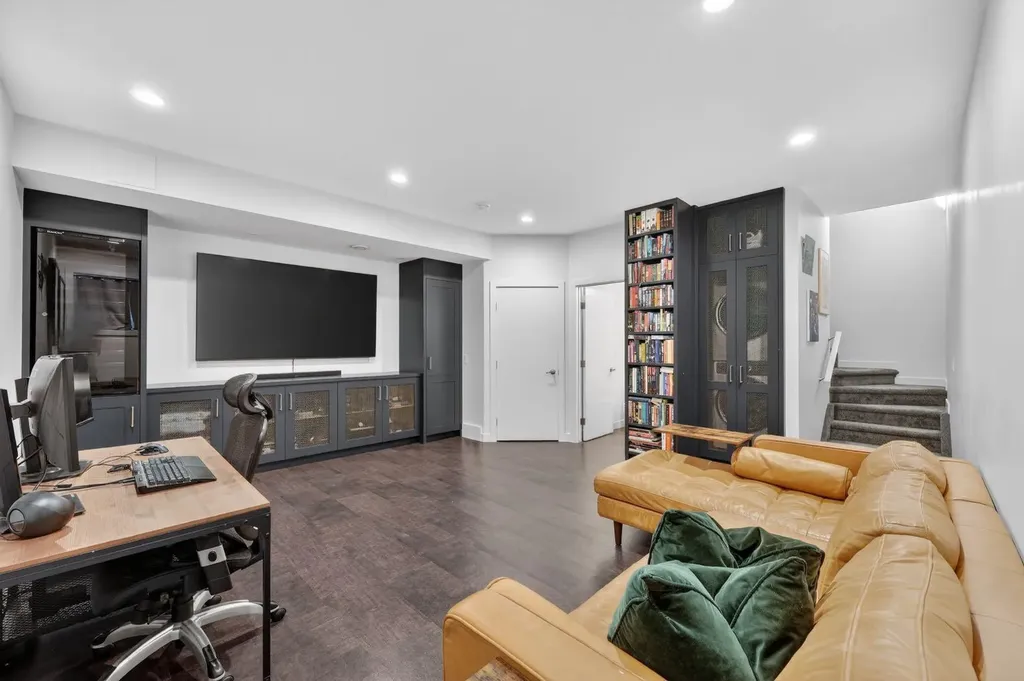 1508 22 Avenue SW Calgary AB T2t0r5