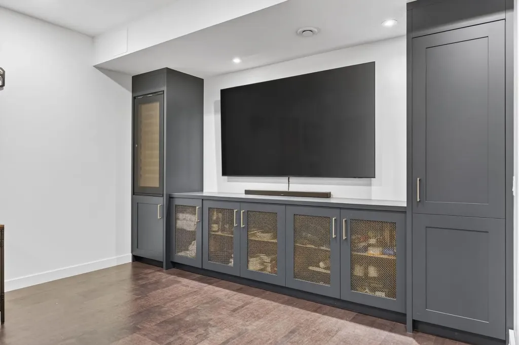 1508 22 Avenue SW Calgary AB T2t0r5