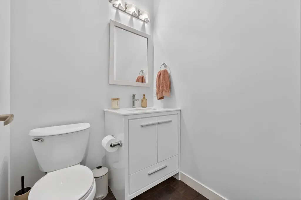 1508 22 Avenue SW Calgary AB T2t0r5