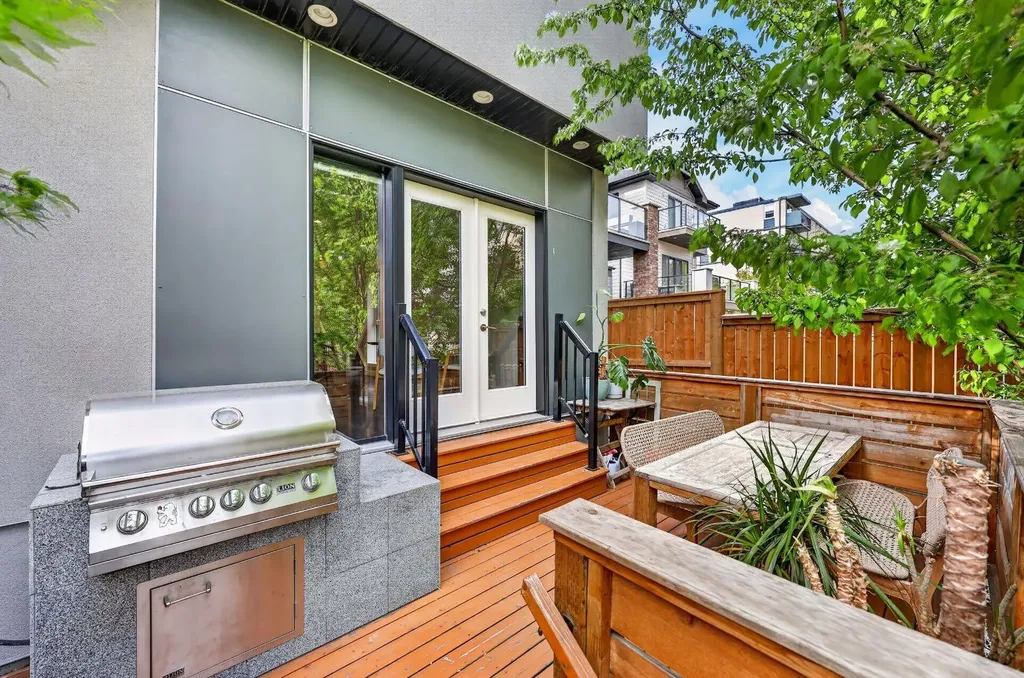 1508 22 Avenue SW Calgary AB T2t0r5
