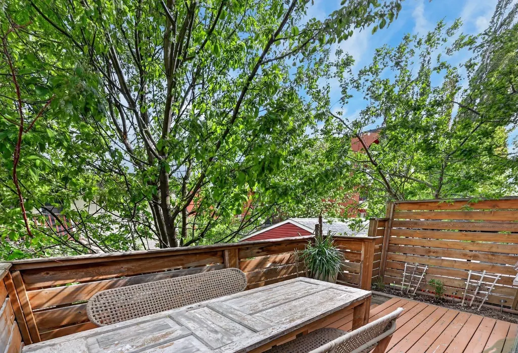 1508 22 Avenue SW Calgary AB T2t0r5
