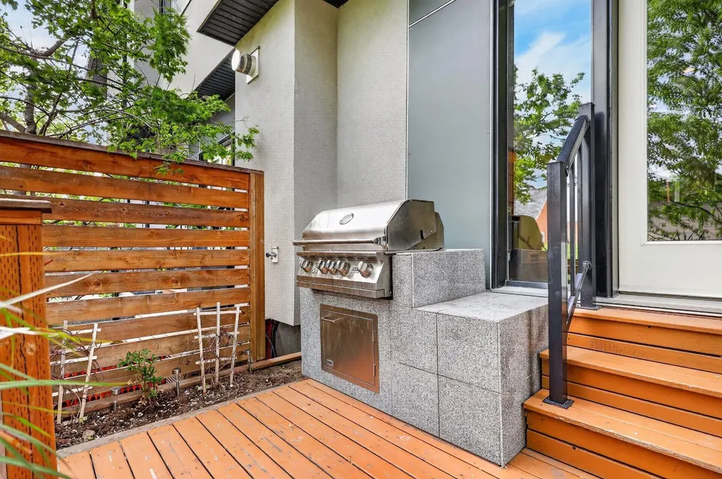 1508 22 Avenue SW Calgary AB T2t0r5